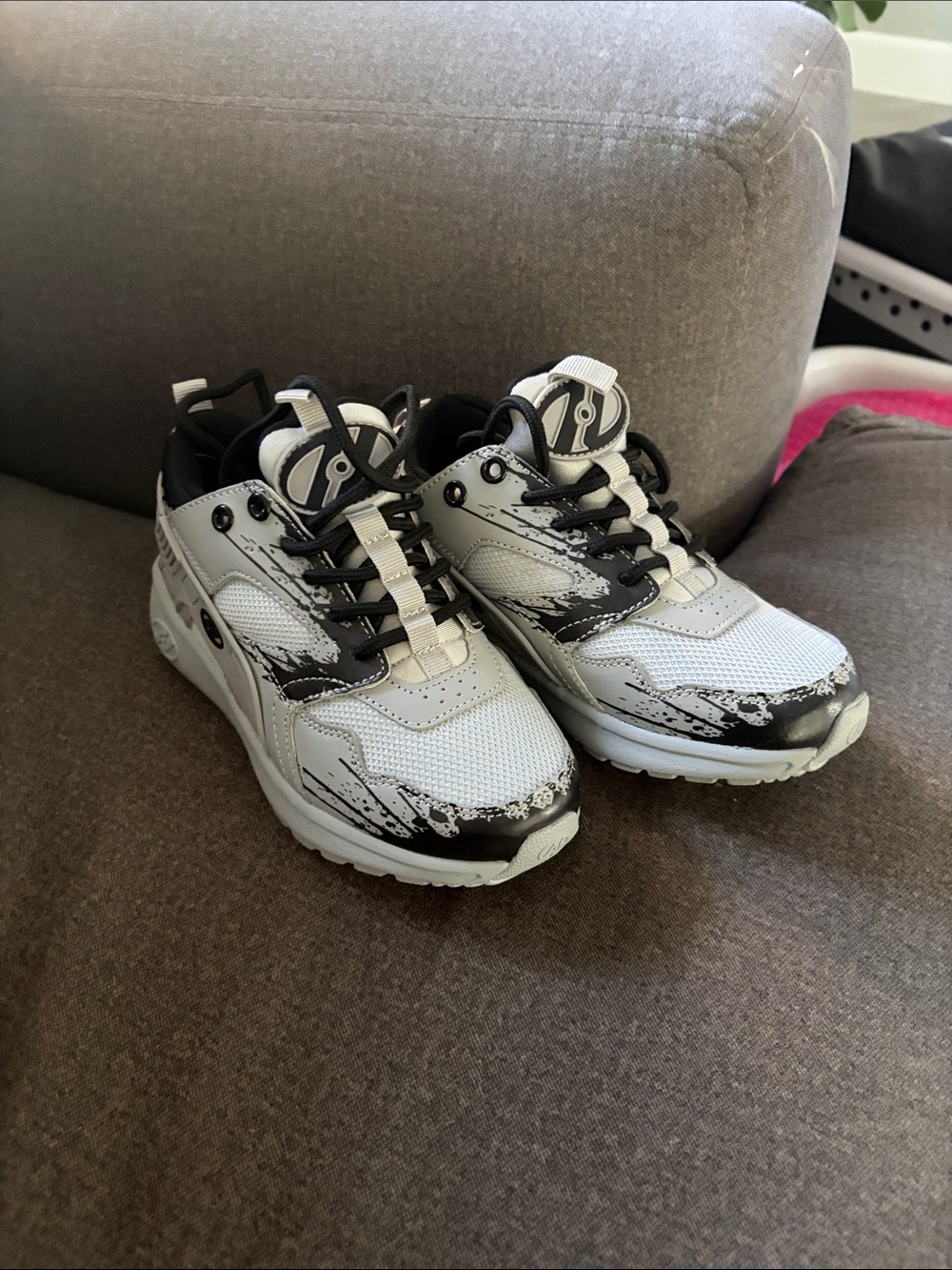 Heelys White and Black Splash Graphic Kids Sneakers   No Wheels